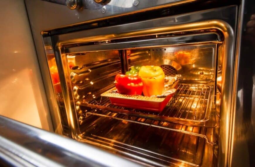 Does a combi oven cook with dry heat?