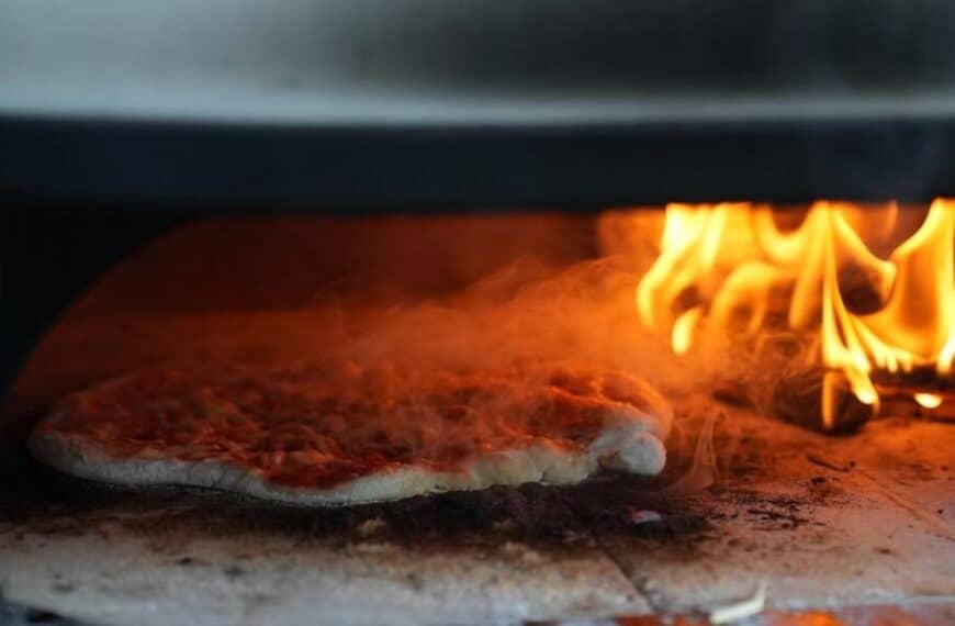 What kind of dishes do you use in a convection microwave?